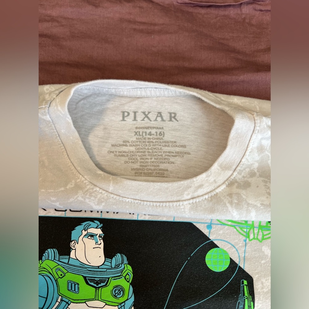 Disney Pixar shirt for boys size:XL(14-16)
